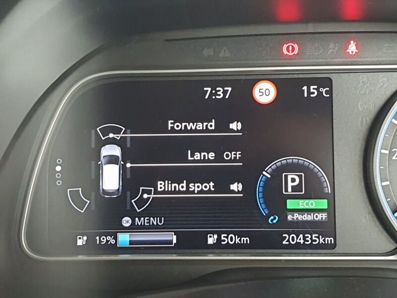 More views of Nissan Leaf