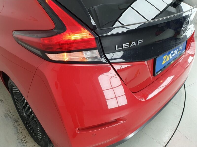 More views of Nissan Leaf