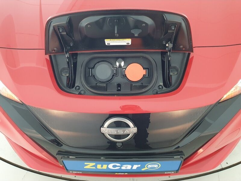 More views of Nissan Leaf