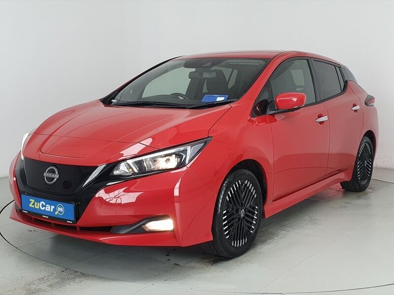 More views of Nissan Leaf