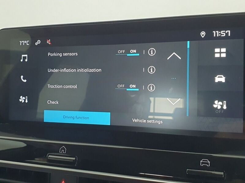 More views of Citroen e-C4