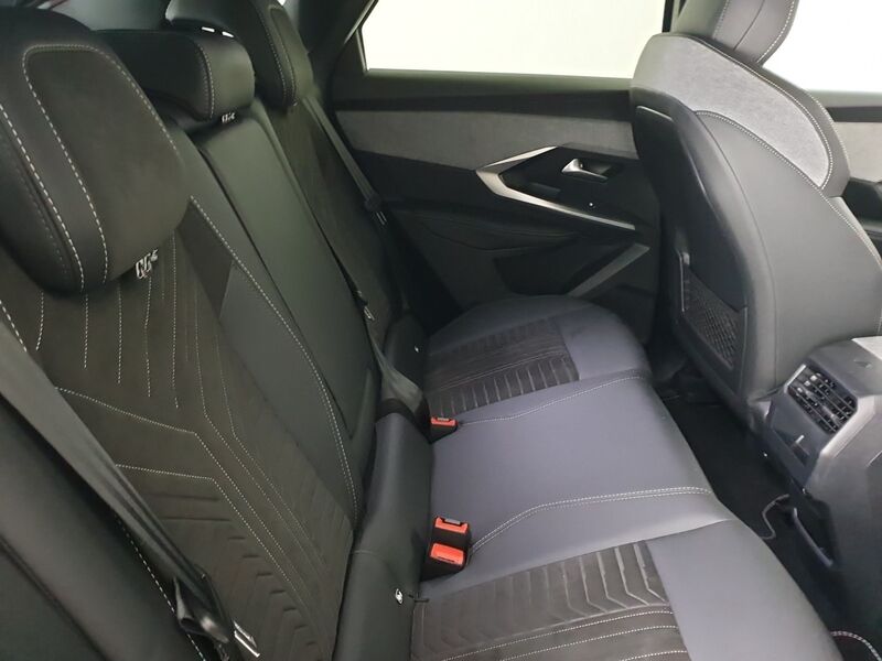 More views of Peugeot 3008