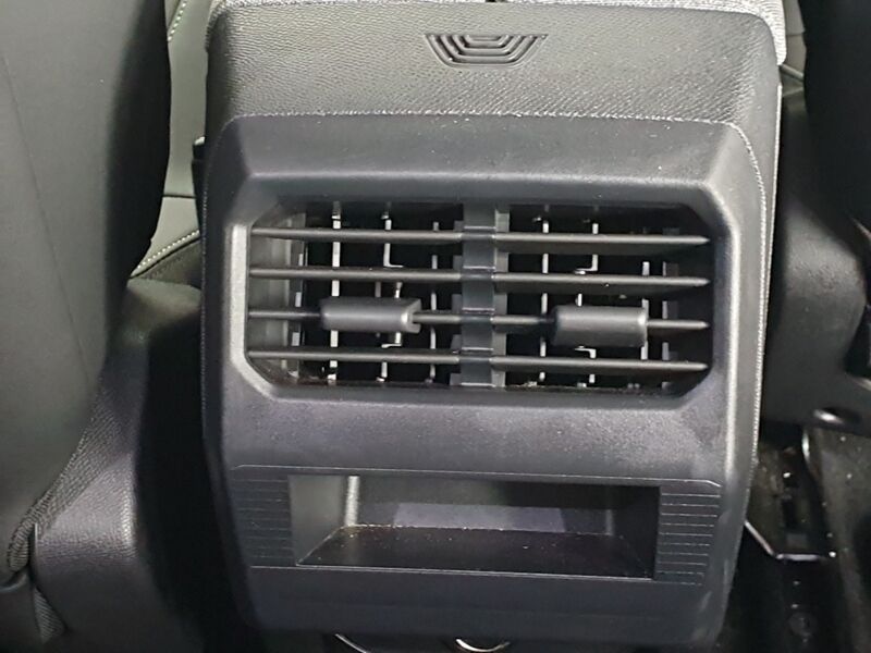 More views of Peugeot 3008