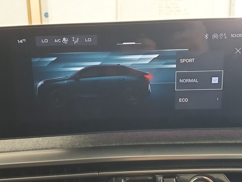 More views of Peugeot 3008