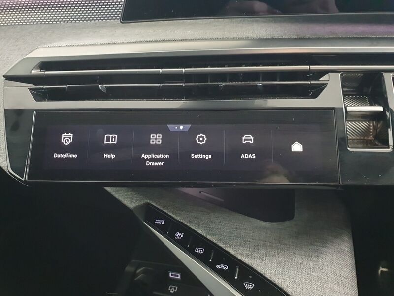 More views of Peugeot 3008