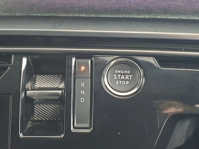 More views of Peugeot 3008