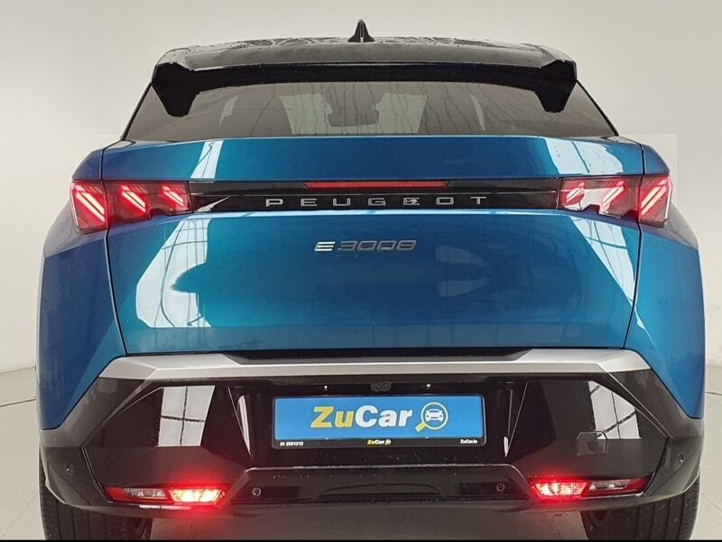 More views of Peugeot 3008