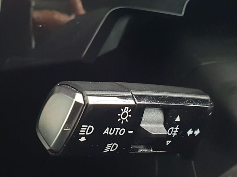 More views of Peugeot 3008