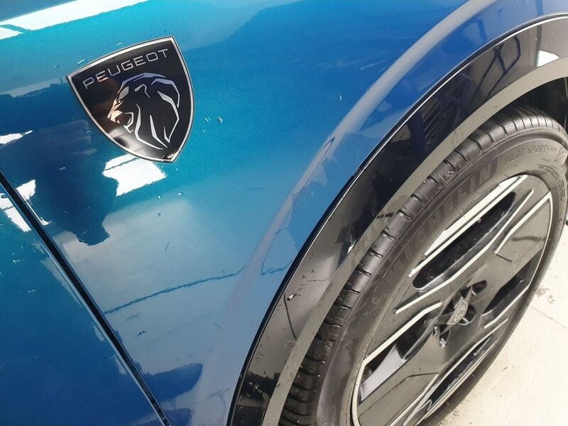 More views of Peugeot 3008