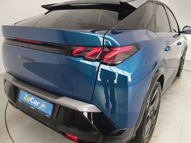 More views of Peugeot 3008