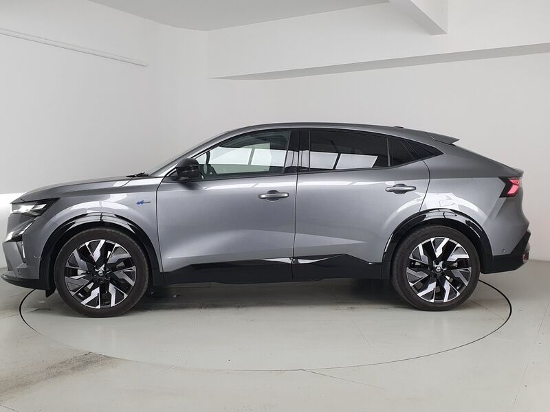 More views of Renault Rafale