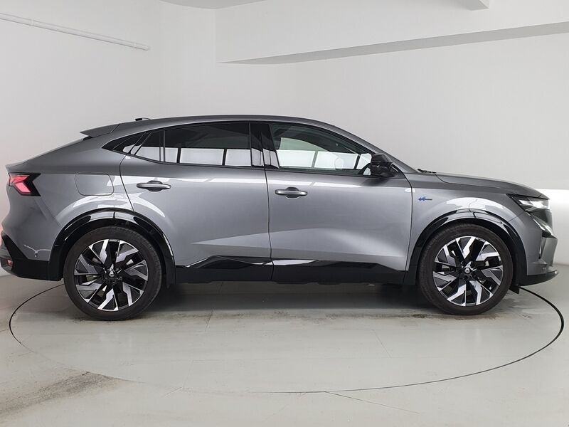 More views of Renault Rafale