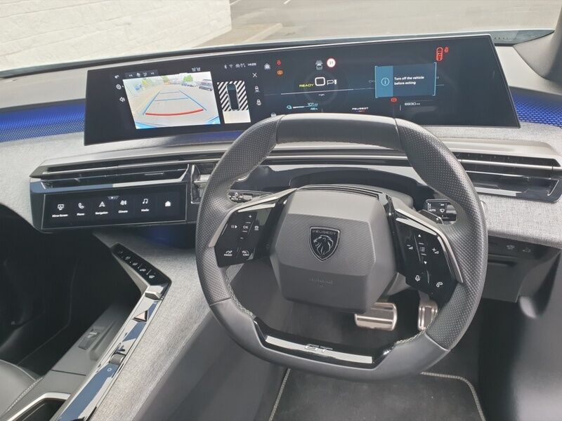 More views of Peugeot 3008