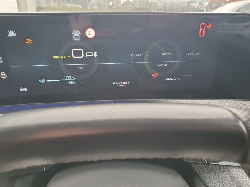 More views of Peugeot 3008