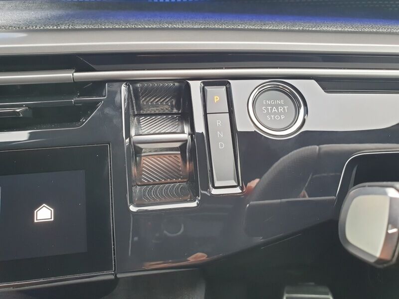 More views of Peugeot 3008