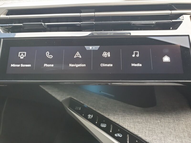 More views of Peugeot 3008