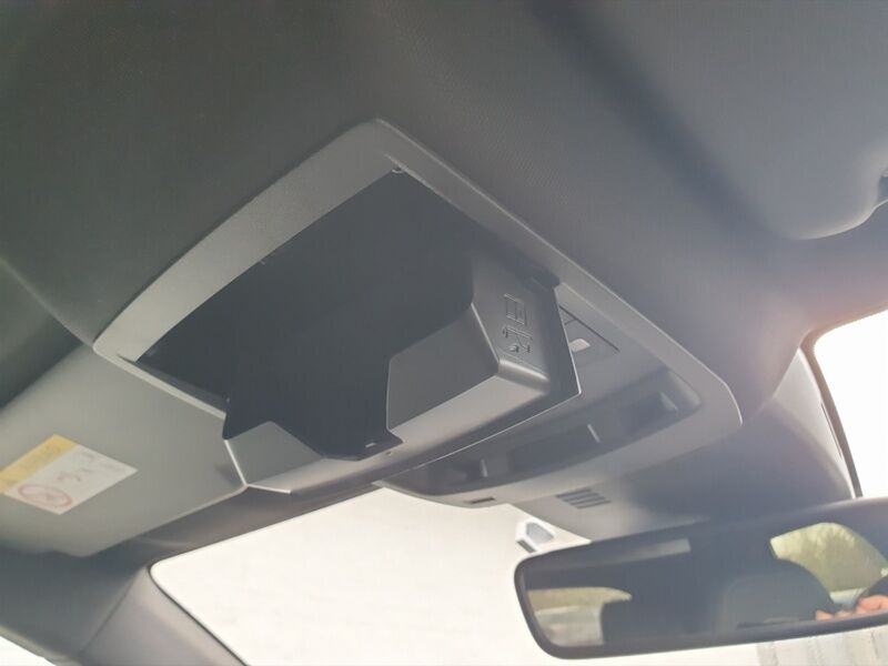 More views of Peugeot 3008