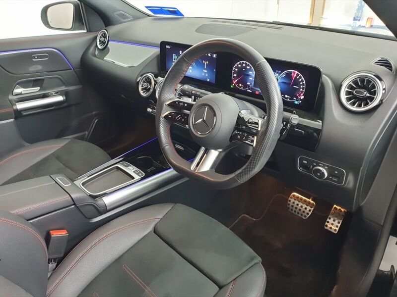 More views of Mercedes-Benz GLA