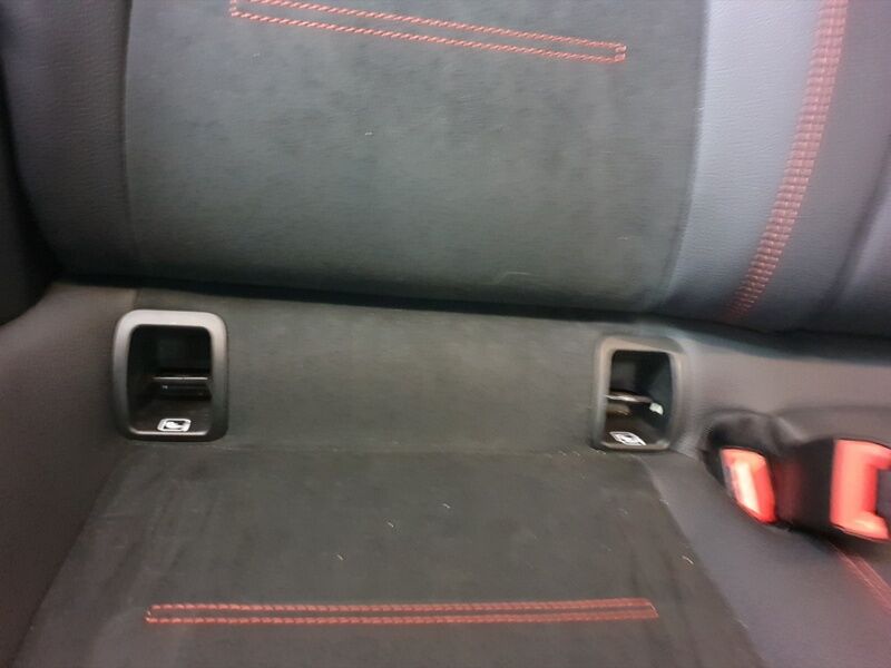 More views of Mercedes-Benz GLA