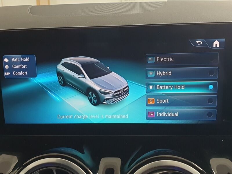 More views of Mercedes-Benz GLA