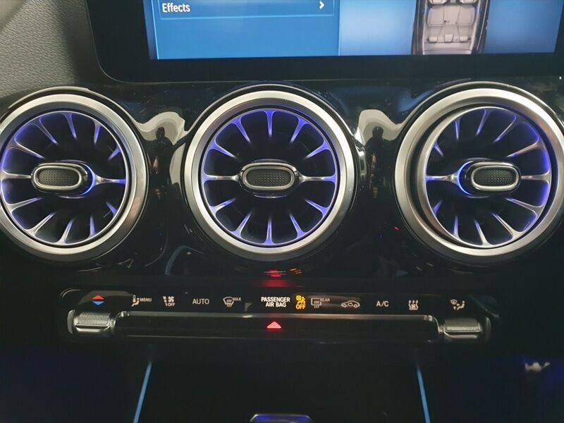 More views of Mercedes-Benz GLA