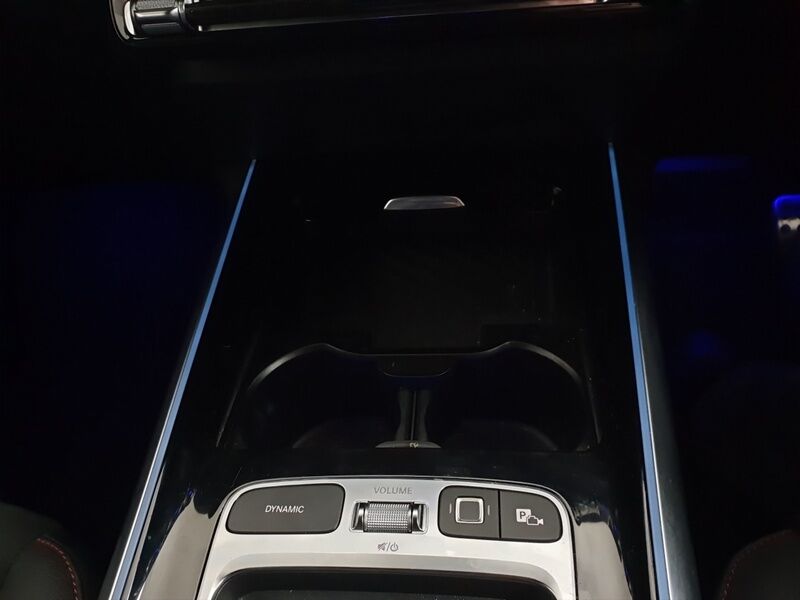 More views of Mercedes-Benz GLA