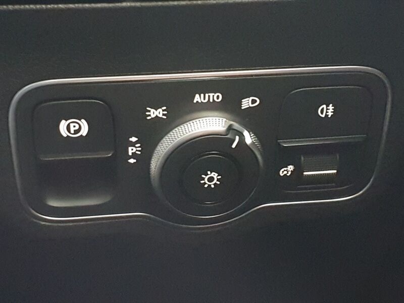 More views of Mercedes-Benz GLA