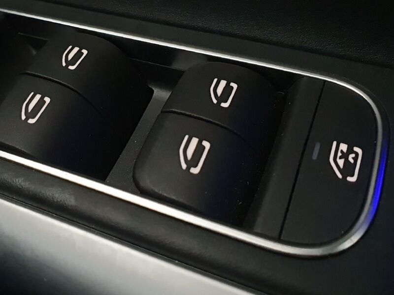 More views of Mercedes-Benz GLA