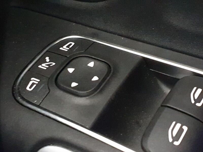 More views of Mercedes-Benz GLA