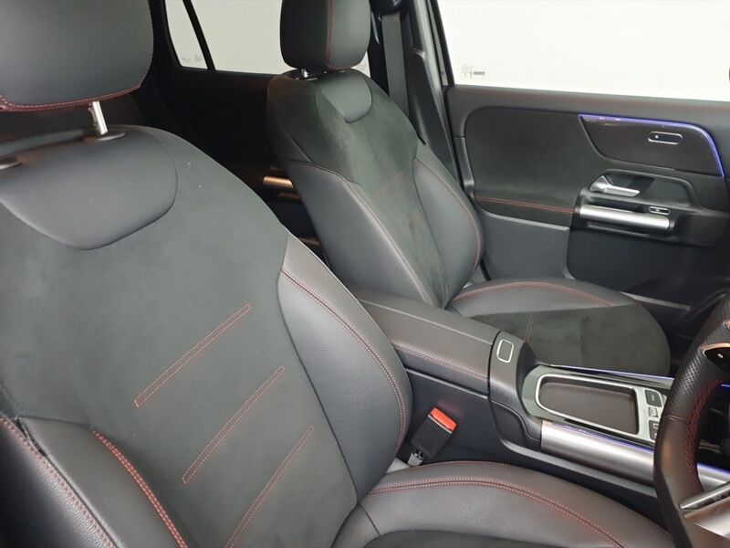 More views of Mercedes-Benz GLA