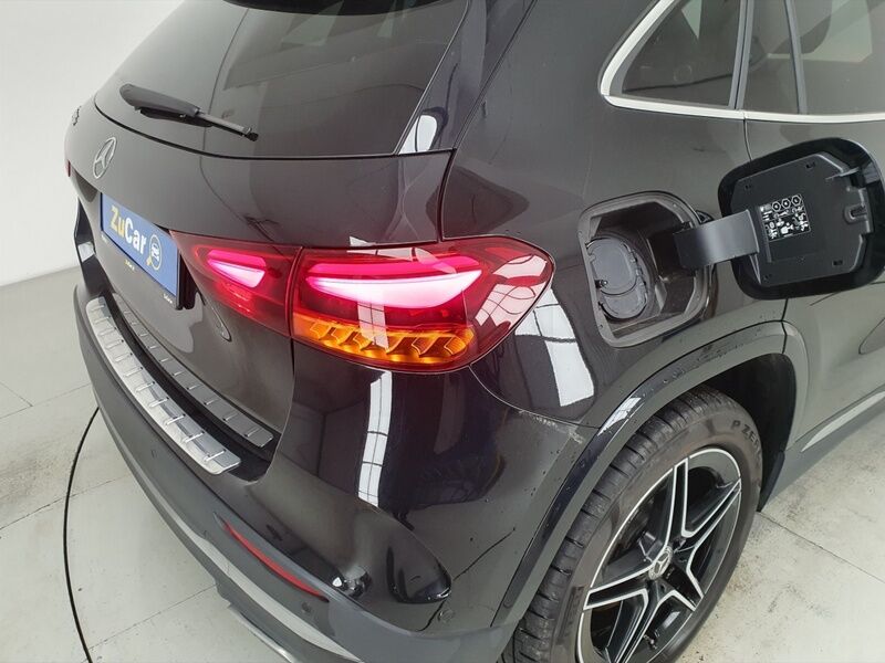 More views of Mercedes-Benz GLA