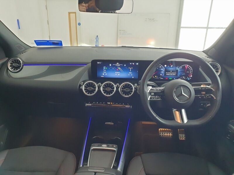 More views of Mercedes-Benz GLA