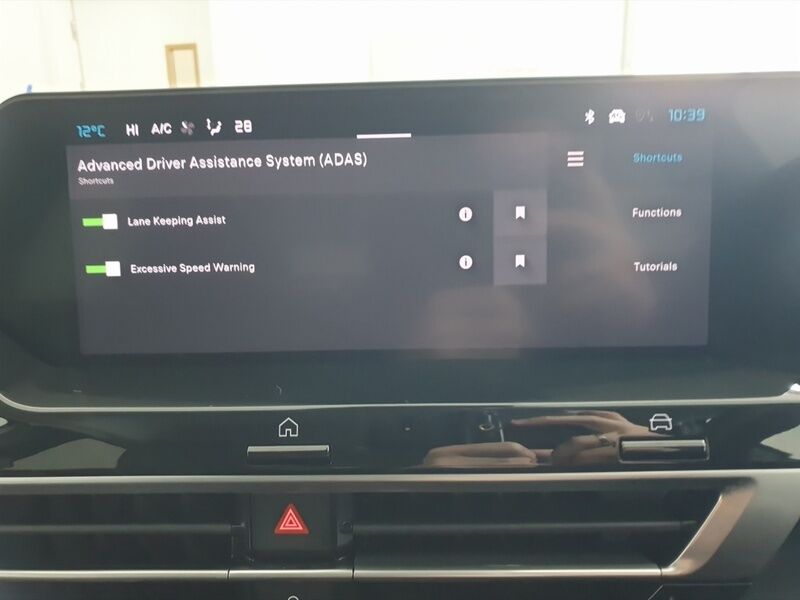 More views of Citroen e-C4