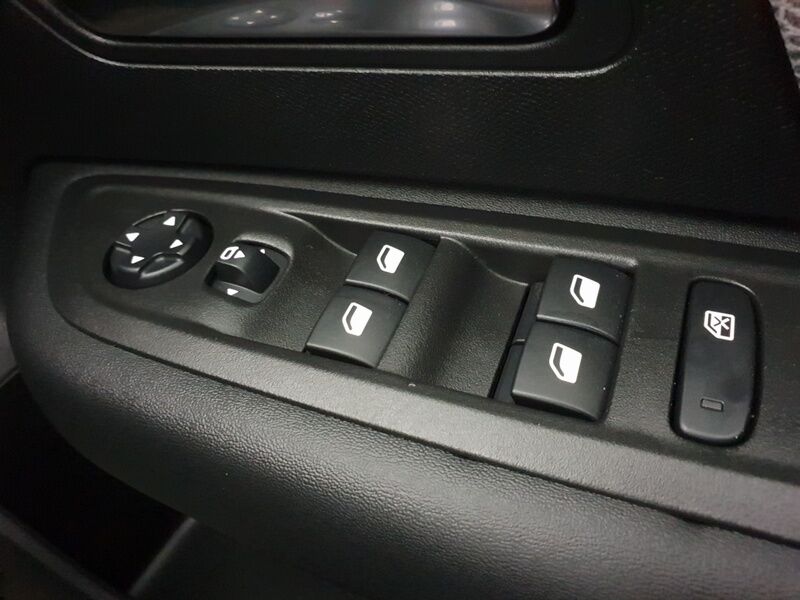 More views of Citroen e-C4