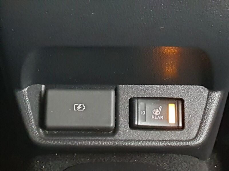 More views of Nissan Leaf