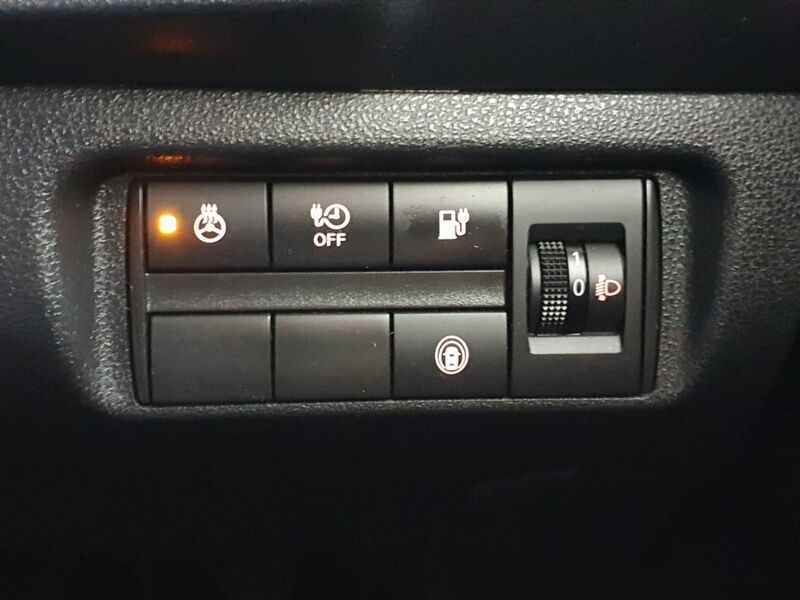 More views of Nissan Leaf