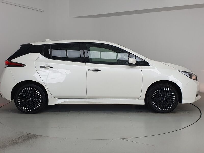 More views of Nissan Leaf