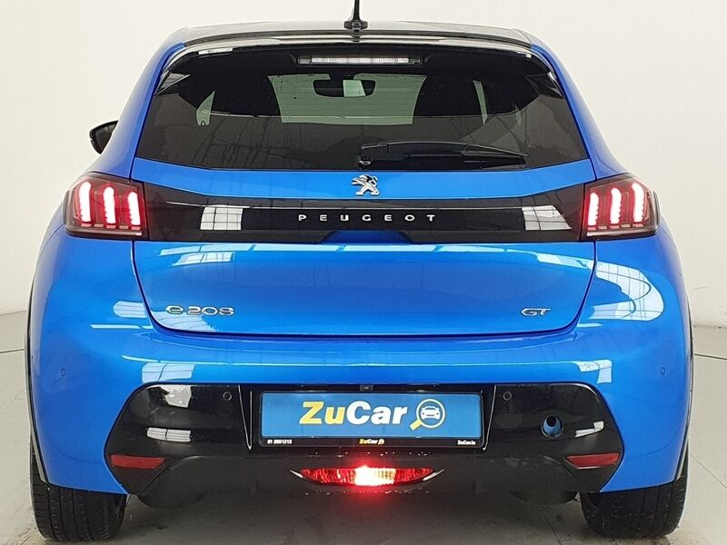 More views of Peugeot 208