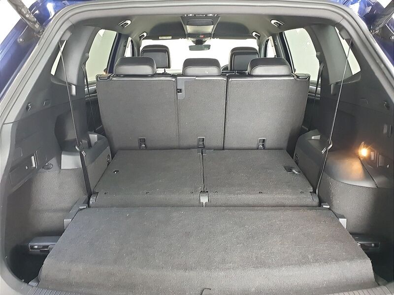 More views of Volkswagen Tiguan Allspace