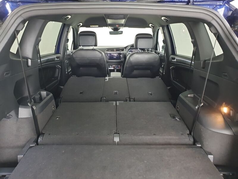 More views of Volkswagen Tiguan Allspace