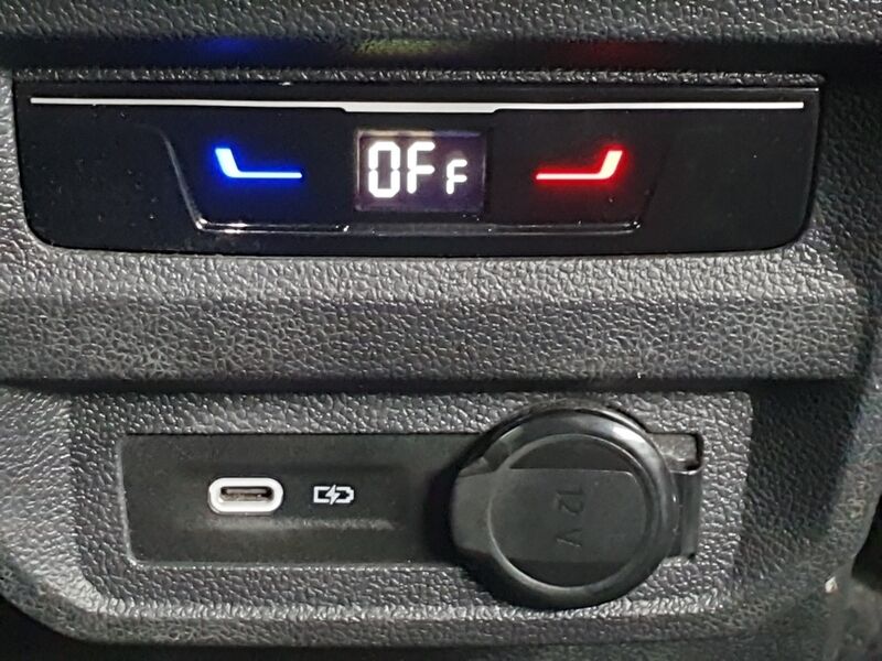 More views of Volkswagen Tiguan Allspace