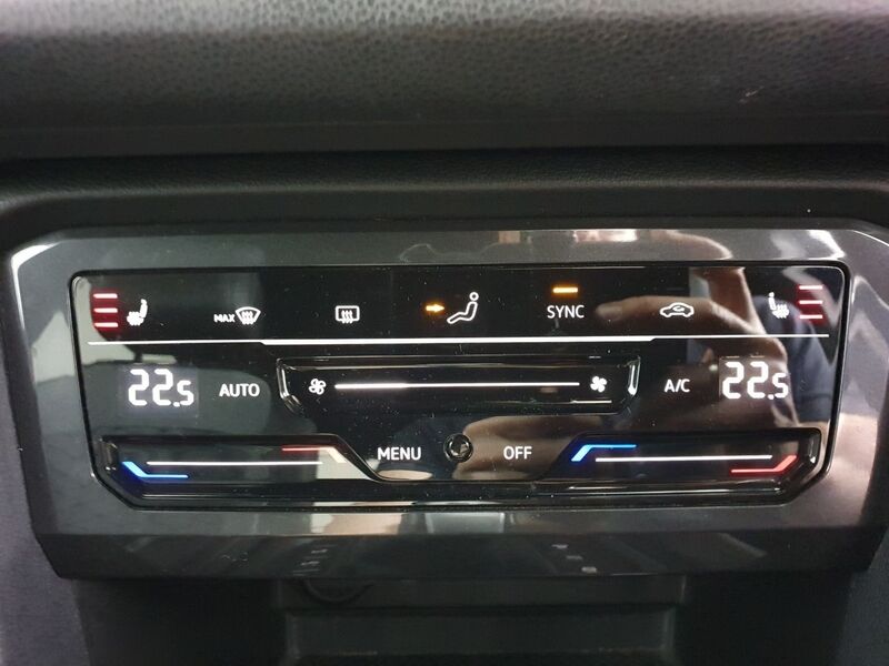 More views of Volkswagen Tiguan Allspace