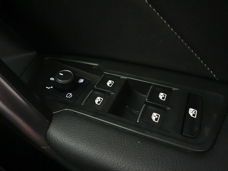 More views of Volkswagen Tiguan Allspace