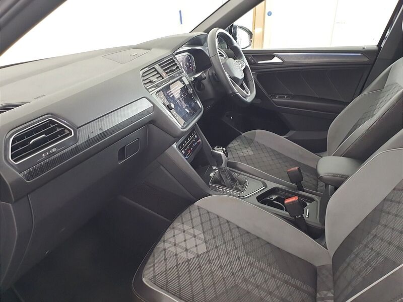 More views of Volkswagen Tiguan Allspace