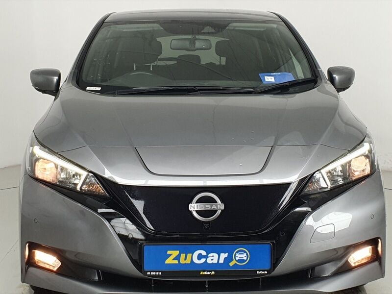 More views of Nissan Leaf