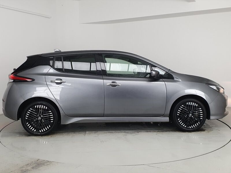 More views of Nissan Leaf