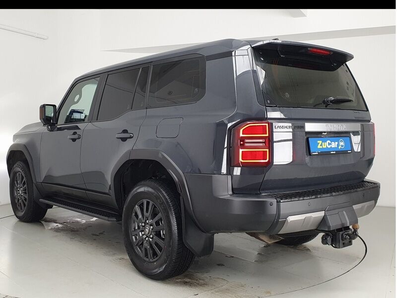 More views of Toyota Land Cruiser