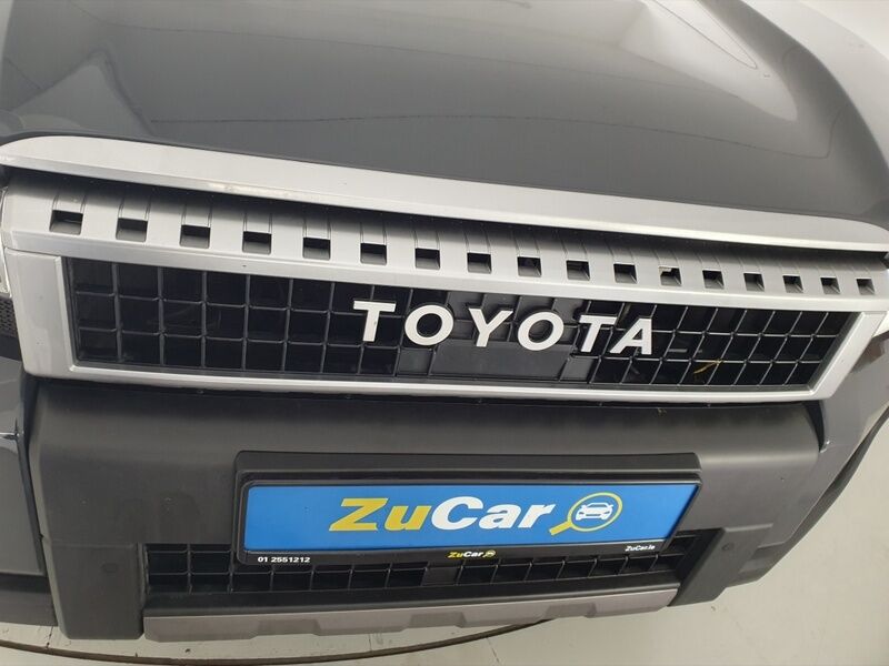 More views of Toyota Land Cruiser