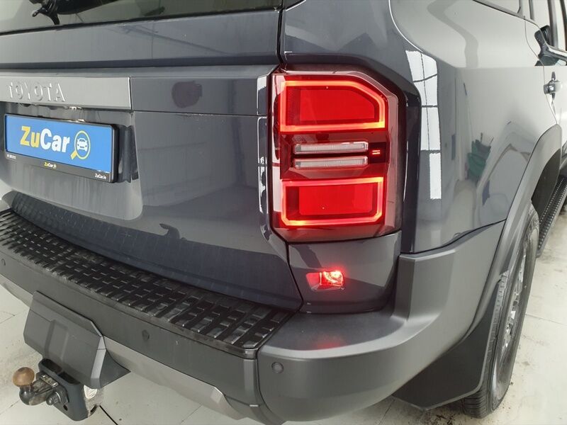 More views of Toyota Land Cruiser