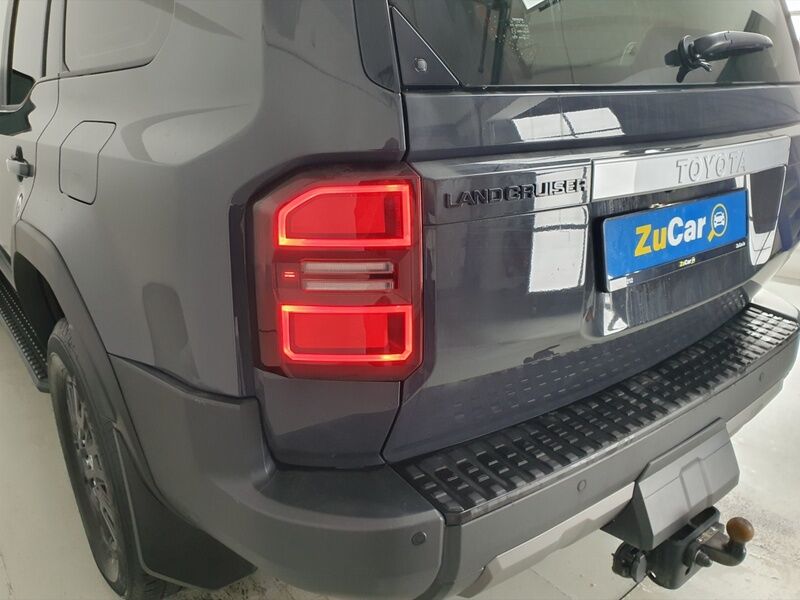 More views of Toyota Land Cruiser